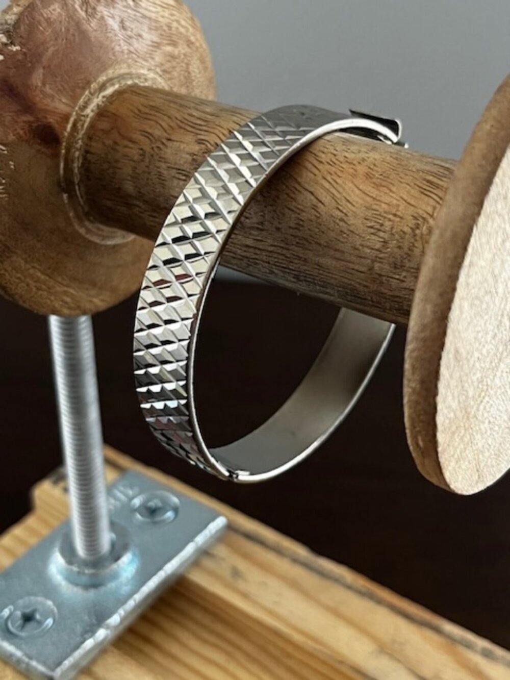 Hinged Bracelet Silver Tone Textured Diamond Pattern Minimalist